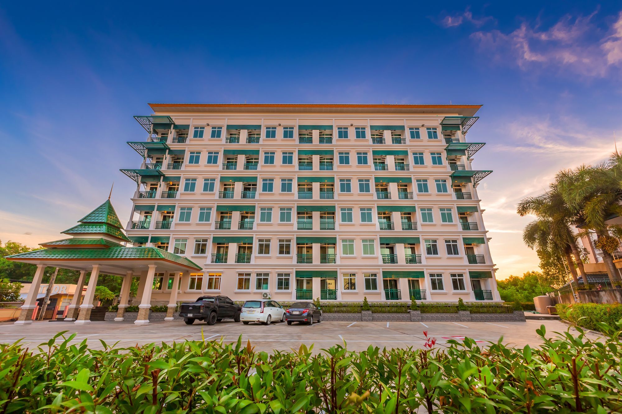 Evergreen Suite Hotel Surat Thani Extérieur photo