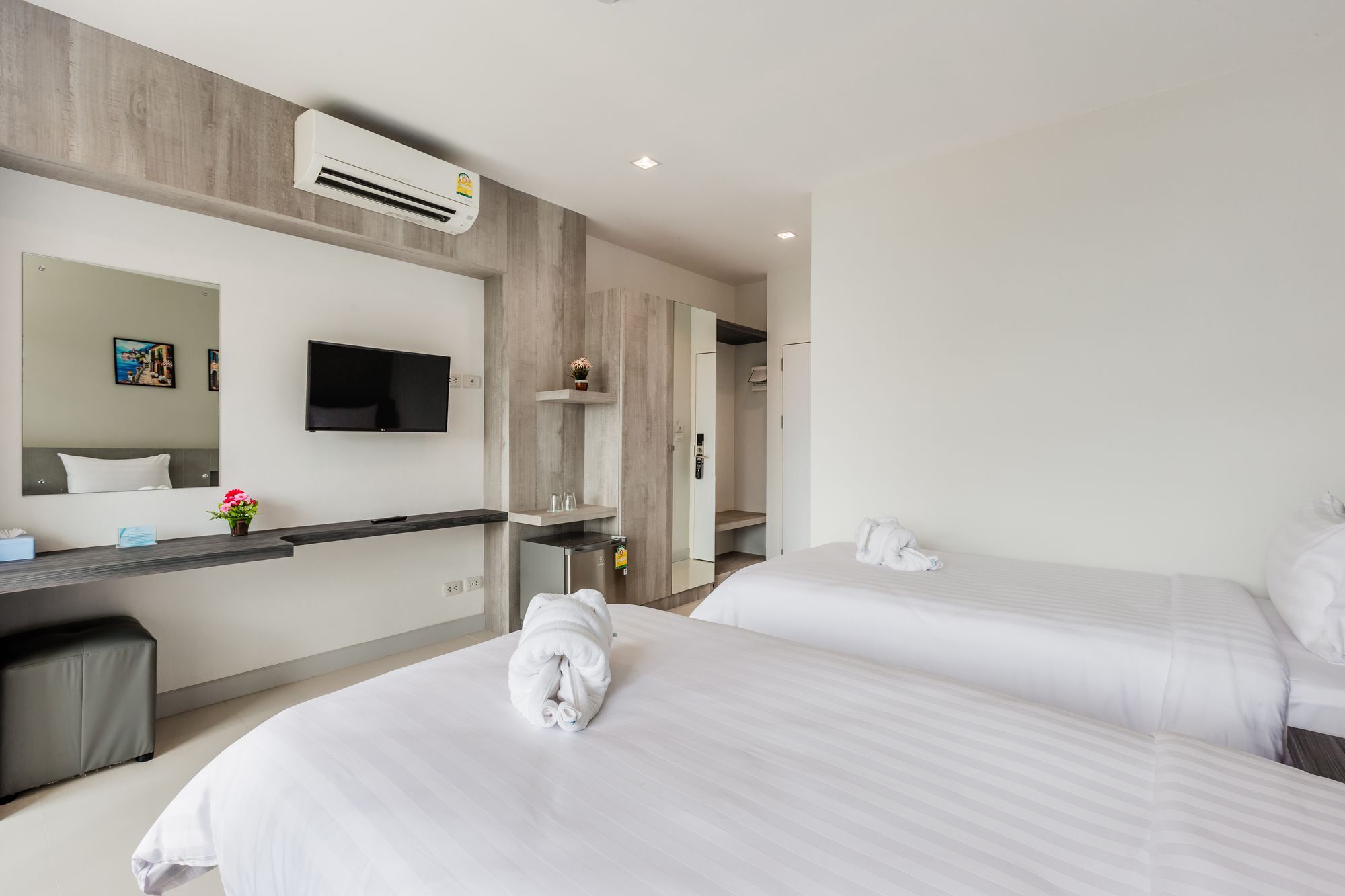 Evergreen Suite Hotel Surat Thani Extérieur photo