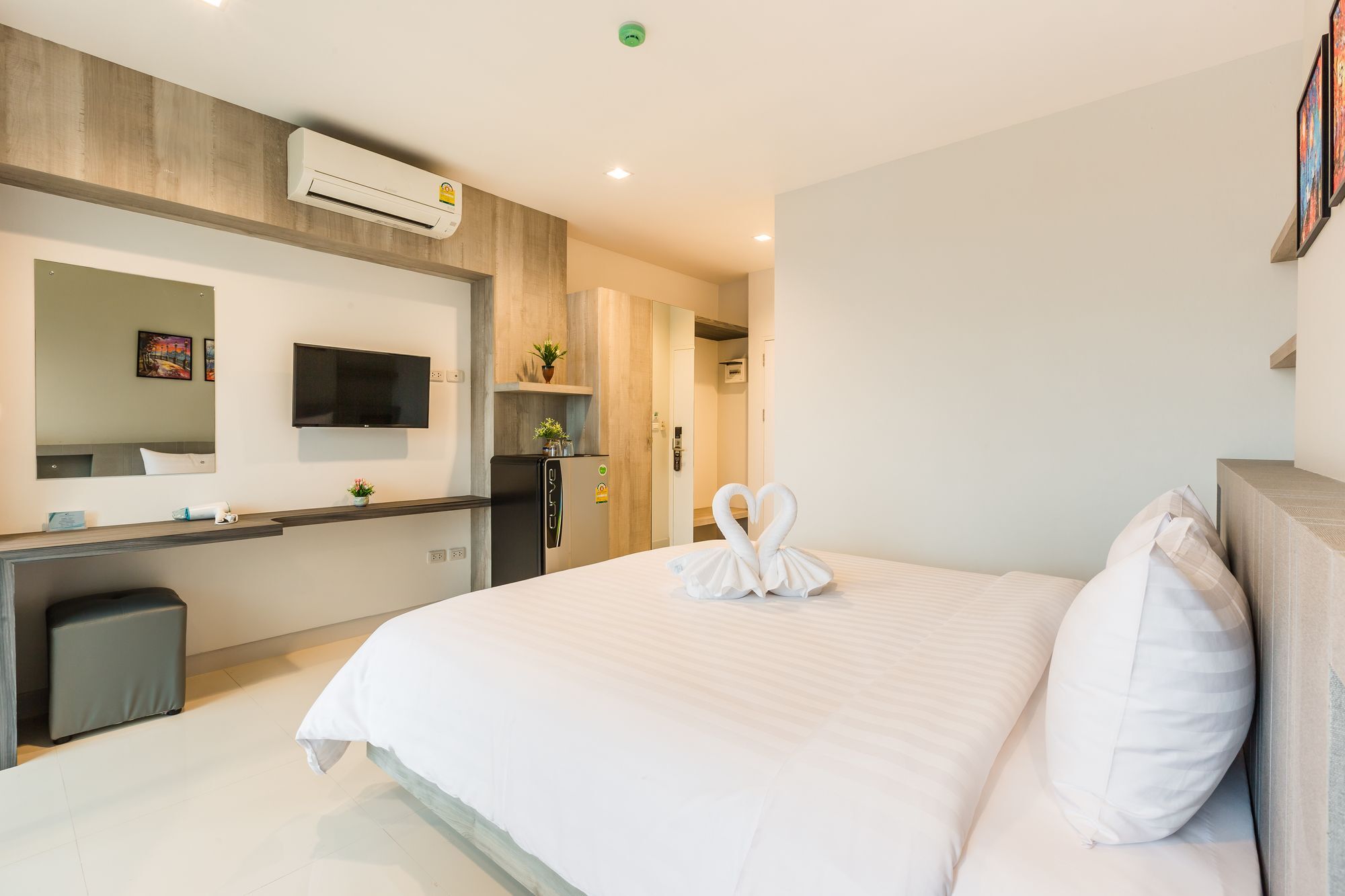 Evergreen Suite Hotel Surat Thani Extérieur photo
